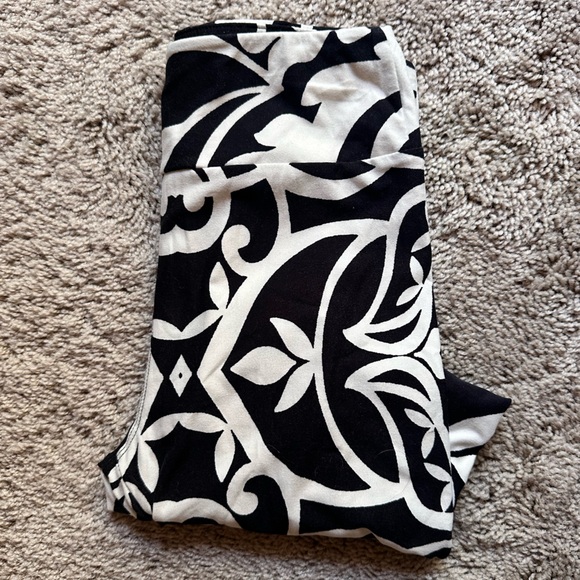 Lularoe leggings OS - Picture 1 of 2